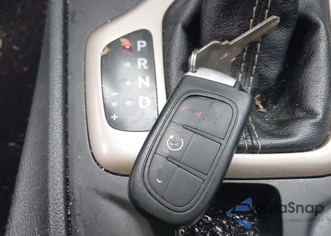 2016 Jeep Cherokee Limited z USA, uszkodzony, nr VIN 1C4PJLDS3GW190389